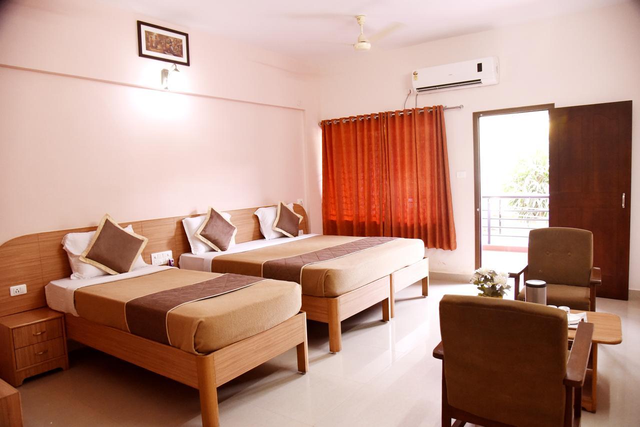 Slr Residency Hotel Subrahmanya Bagian luar foto