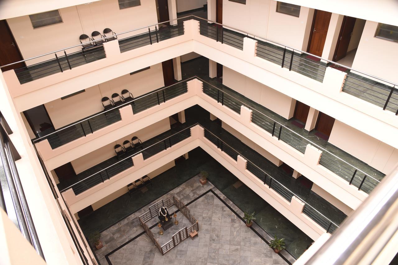 Slr Residency Hotel Subrahmanya Bagian luar foto