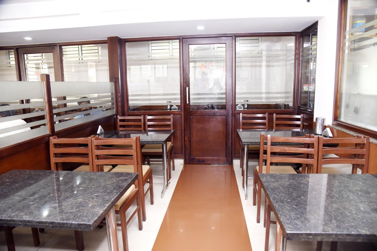 Slr Residency Hotel Subrahmanya Bagian luar foto