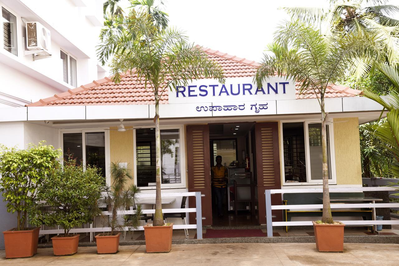 Slr Residency Hotel Subrahmanya Bagian luar foto